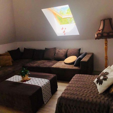 Villa Nibylandia Motylkowa Nowa Wies Grodziska Esterno foto
